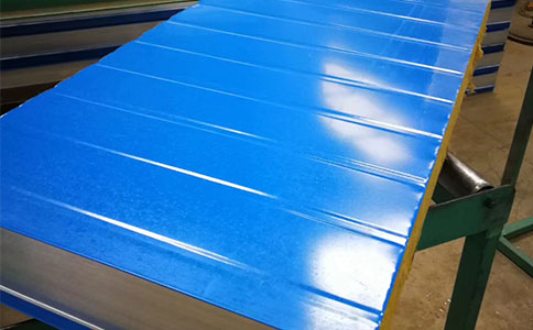 岩棉夹芯板使提高了工业生产的效率。