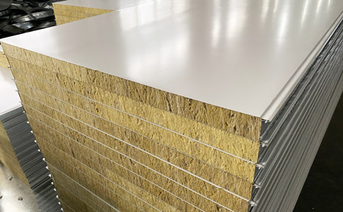 横装夹芯板：岩棉夹芯板在建筑保温中的卓越表现
